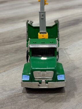 DRIVEN by Battat Micro Logging Truck Crane Lights & Sounds 7in Working